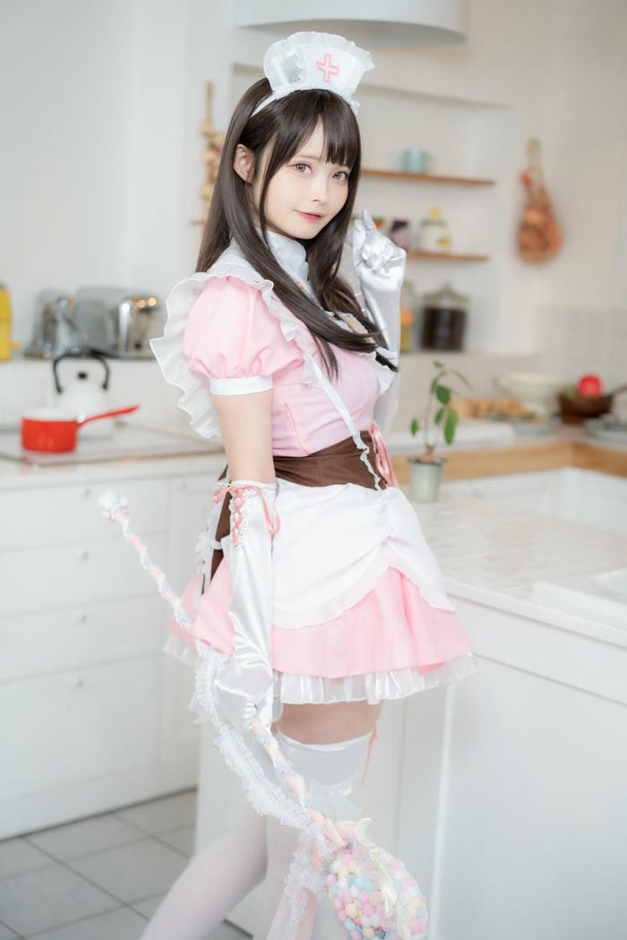 cosplay y tá gợi cảm