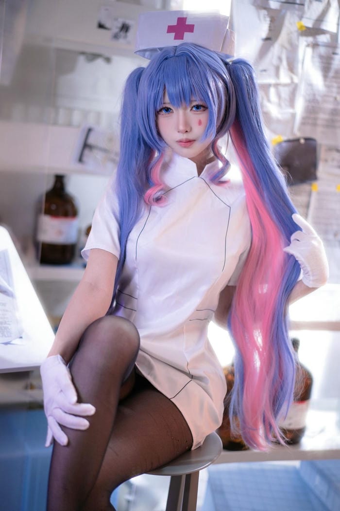 cosplay y tá xinh xắn