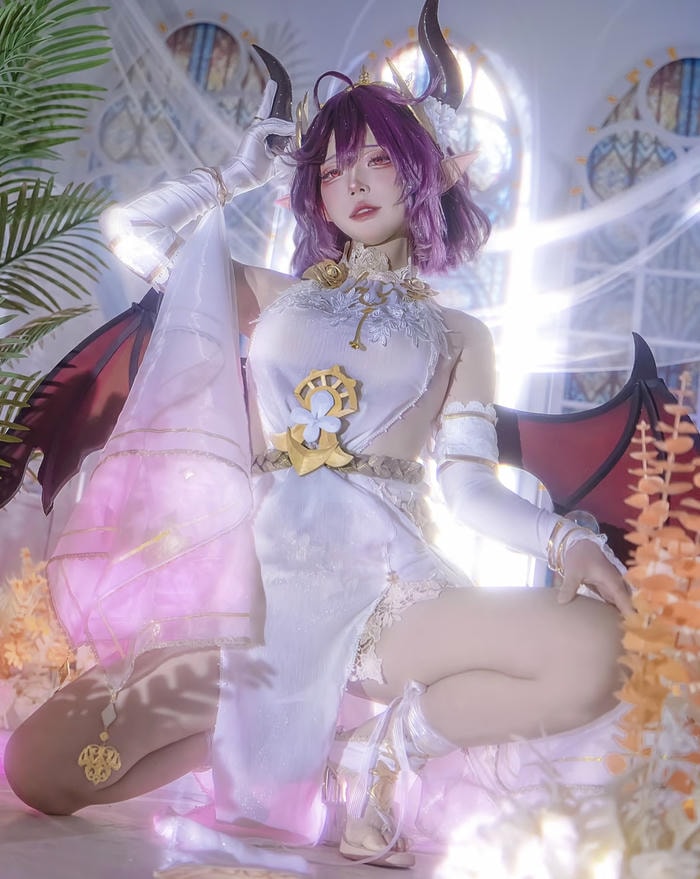 cosplayer nữ hóa trang phong cách anime