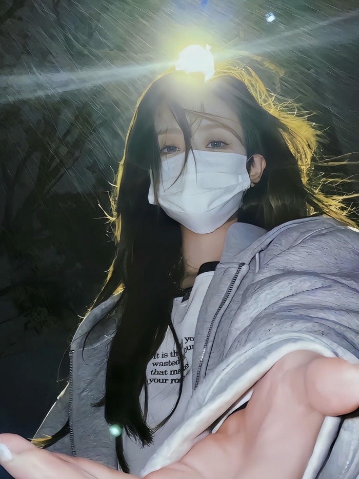 hình ảnh avatar nữ che mặt mơ màng