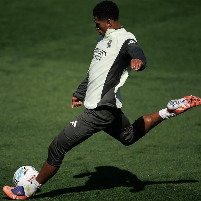 hình avatar bóng đá đẹp bóng đá phong cách nghệ thuật