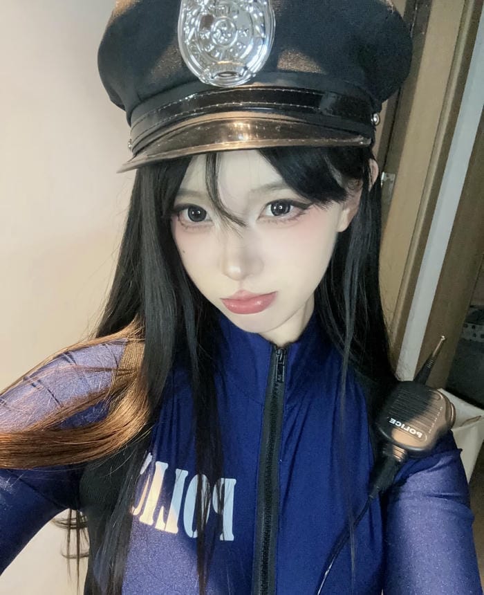 hình cosplay cảnh sát siêu ngầu