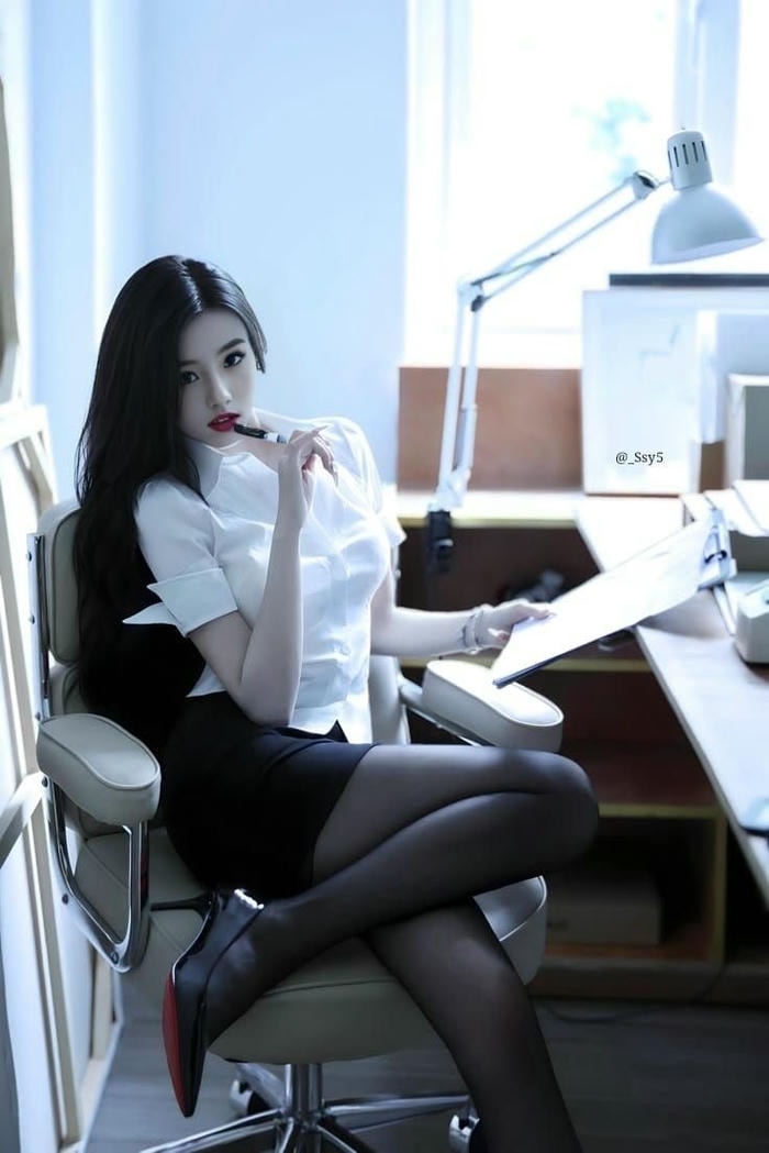 hình cosplay thư ký cực đẹp