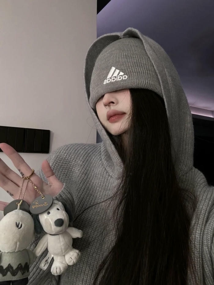 hình đại diện nữ che mặt đơn giản nhưng thu hút