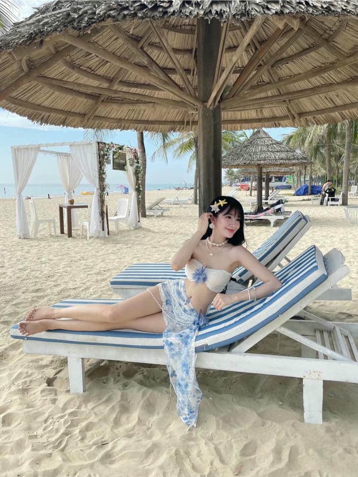 Ảnh Vũ Thị Khánh Huyền diện bikini sexy đầy mê hoặc