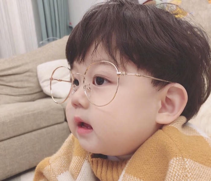 Ảnh avatar bé trai cute ngộ nghĩnh