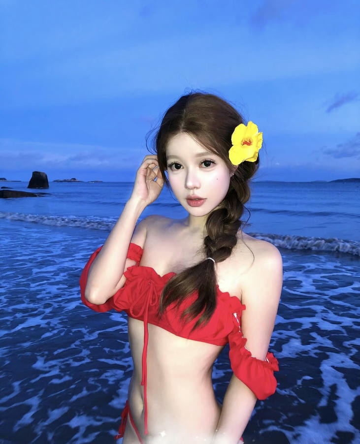 Ảnh gái Trung Quốc mặc bikini màu đỏ body hài hòa