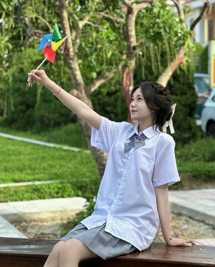 Gái xinh cấp 3 phong thái tự nhiên