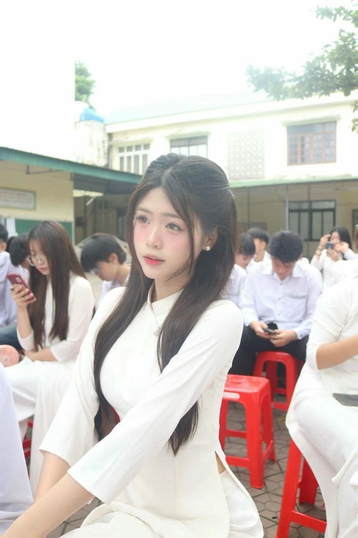 Hình ảnh gái xinh cấp 3 giản dị nền nã