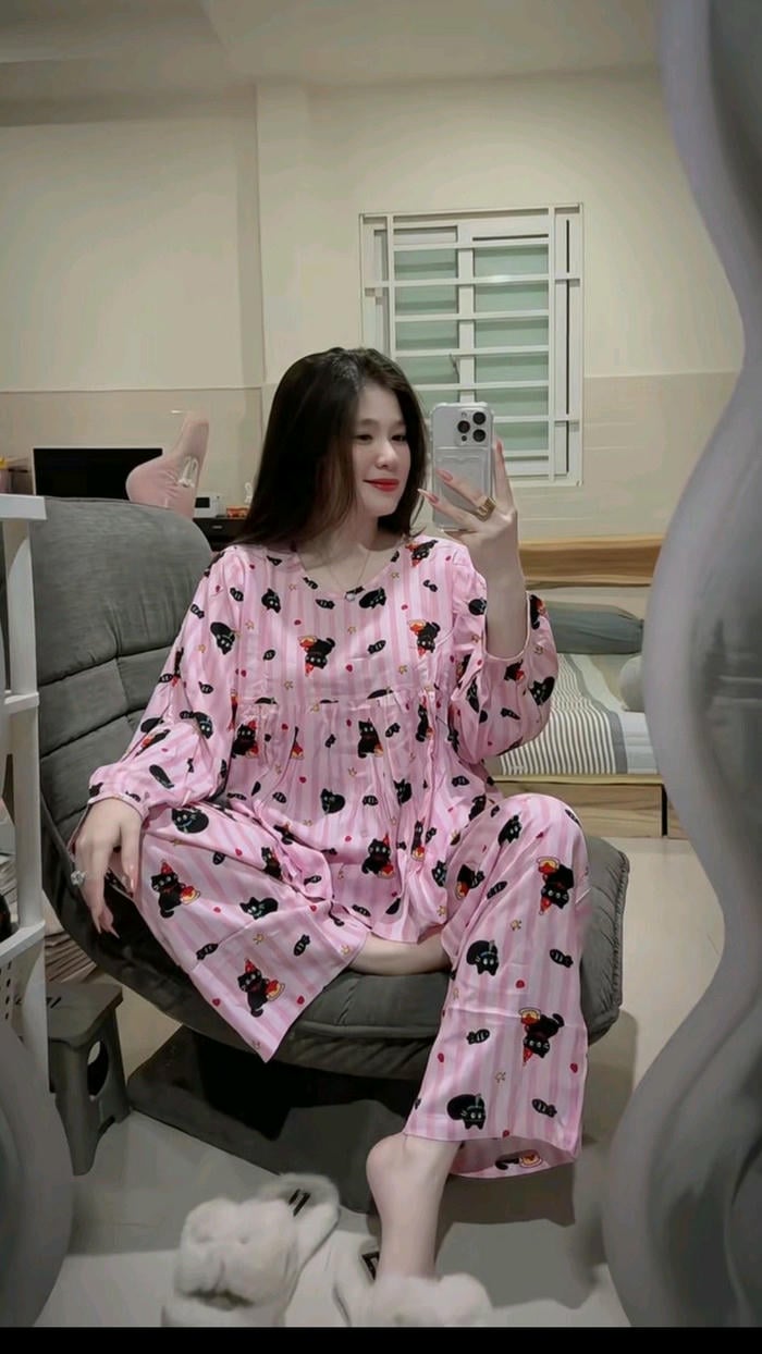 Hình ảnh gái xinh mặc đồ ngủ ấm áp yên bình