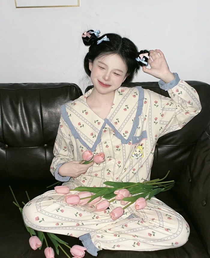 Hình ảnh gái xinh mặc đồ ngủ êm ái dịu mắt