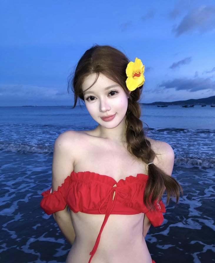 Hình ảnh hot girl Trung Quốc mặc bikini cuốn hút