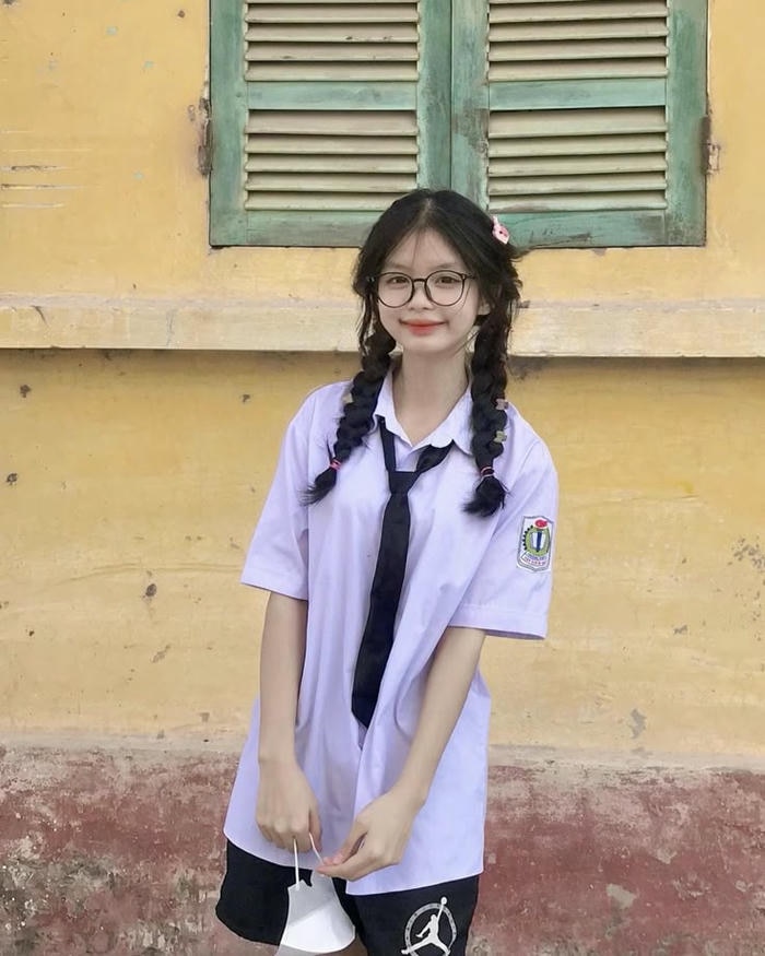 Hình ảnh nữ sinh cấp 3 trong sáng dễ thương
