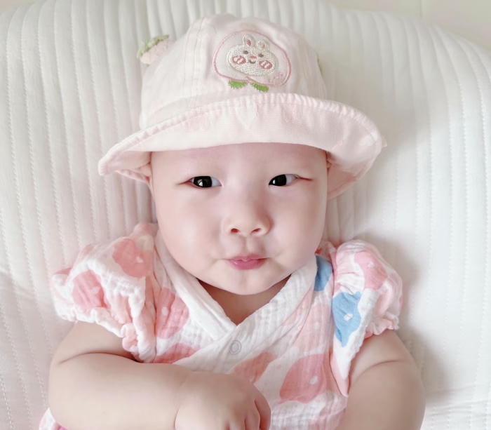 Hình avatar bé gái cute dễ thương