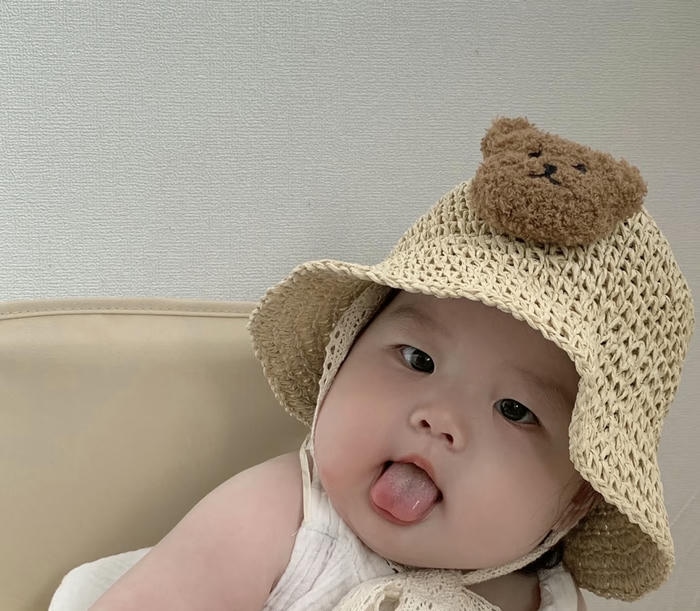 Hình avatar em bé dễ thương tự nhiên