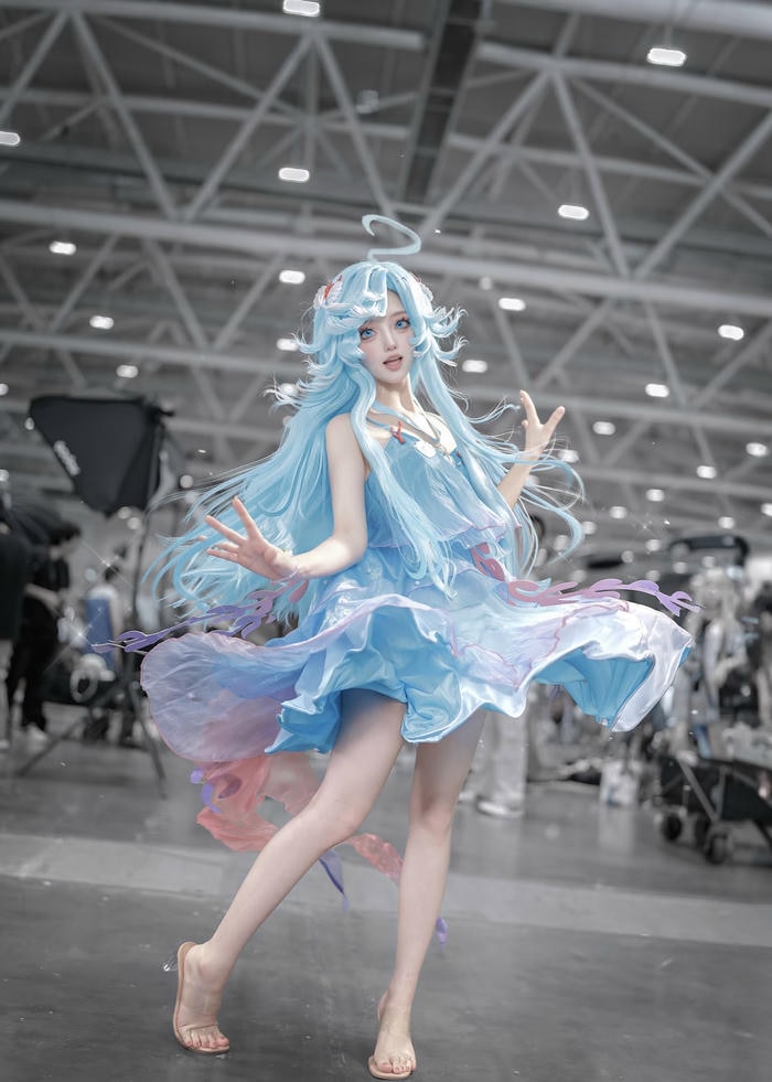 hóa thân tướng Liên Quân với thần thái cuốn hút